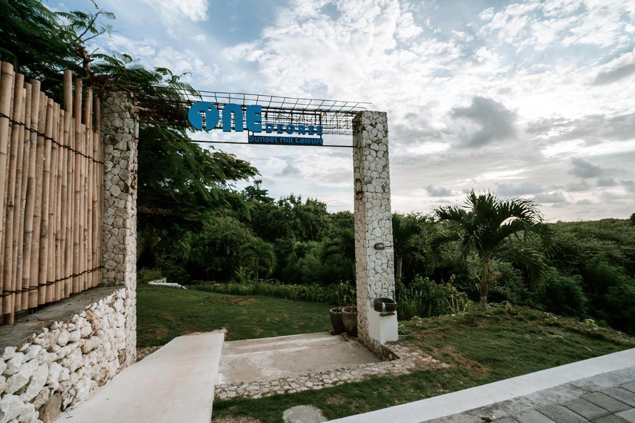 One Degree Sunset Hill Leisure Hotel Uluwatu  Bagian luar foto